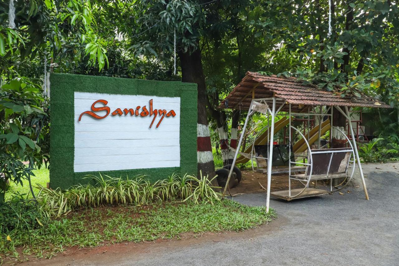 Sanidhya Beach Resort Alībāg Exterior foto