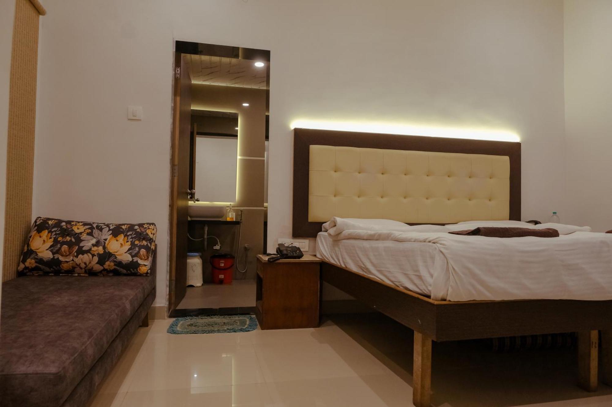Sanidhya Beach Resort Alībāg Exterior foto
